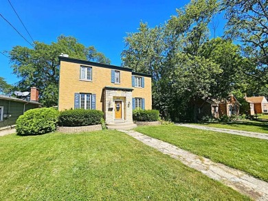 Hardwood Floors, Natural Sunlight, Brick Exterior, Large on Chicago Heights Country Club - West Course in Illinois - for sale on GolfHomes.com, golf home, golf lot