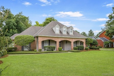 Timeless home on Wynlakes golf course, with 4 bedrooms, 2.5 on Wynlakes Golf and Country Club in Alabama - for sale on GolfHomes.com, golf home, golf lot