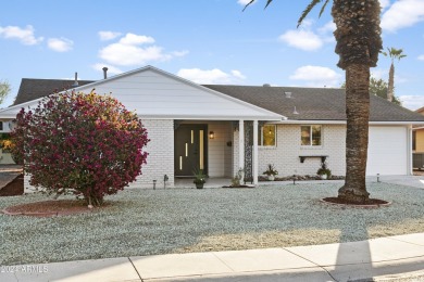 This beautifully remodeled 2-bedroom, 2-bathroom, 1413 sq ft on Sun City Country Club in Arizona - for sale on GolfHomes.com, golf home, golf lot