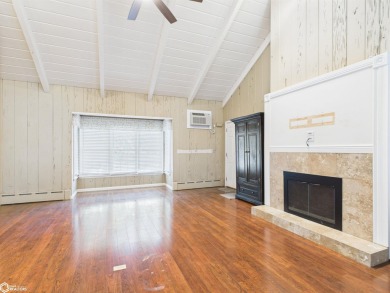 Magnificent home, in one of Ottumwa's most sought after on Ottumwa Country Club in Iowa - for sale on GolfHomes.com, golf home, golf lot