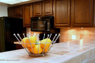 This immaculately clean and quiet townhouse is on the Suntree on Suntree Country Club in Florida - for sale on GolfHomes.com, golf home, golf lot