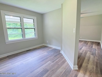 Seller is offering $5,000.00 in closing cost assistance! Welcome on Rock Creek Country Club in North Carolina - for sale on GolfHomes.com, golf home, golf lot