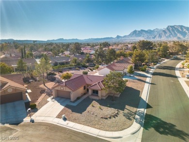 IMAGINE LIVING in this COMPLETELY RENOVATED HOME * CORNER LOT! on Highland Falls Golf Club in Nevada - for sale on GolfHomes.com, golf home, golf lot