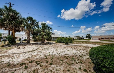 Under contract-accepting backup offers. Welcome to Your Next on North Lakes Golf Course in Florida - for sale on GolfHomes.com, golf home, golf lot