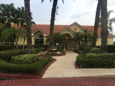 Beautiful remodeled 2 BED, 2BATH at Isles at Lagomar in on Lago Mar Country Club in Florida - for sale on GolfHomes.com, golf home, golf lot