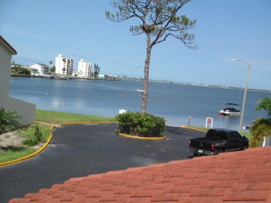 Beautifully Updated 3 bedroom 2  1/2  bath Townhome with on The Dunedin Country Club in Florida - for sale on GolfHomes.com, golf home, golf lot