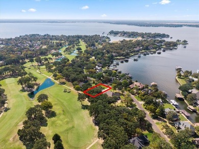 Updated home in prestigous Pinnacle Golf Club, Cedar Creek Lake! on Pinnacle Golf and Boat Club in Texas - for sale on GolfHomes.com, golf home, golf lot