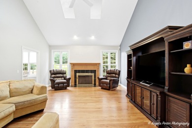 Stunning home in Chalet Hills Estates situated on the 10th hole on Chalet Hills Golf Club in Illinois - for sale on GolfHomes.com, golf home, golf lot