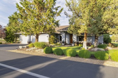 This beautiful, single story home is immaculate! Featuring many on Eagle Crest Golf Resort - Resort Course in Oregon - for sale on GolfHomes.com, golf home, golf lot