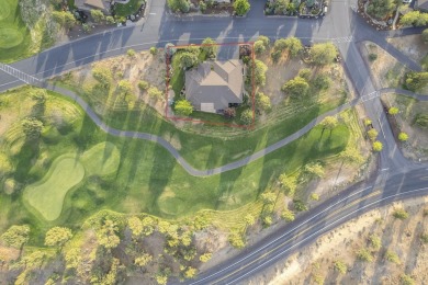 This beautiful, single story home is immaculate! Featuring many on Eagle Crest Golf Resort - Resort Course in Oregon - for sale on GolfHomes.com, golf home, golf lot