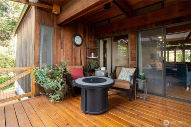 Frank Lloyd Wright-inspired Northwest contemporary with 4 on  in Washington - for sale on GolfHomes.com, golf home, golf lot