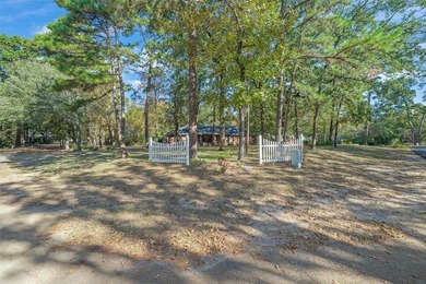 Fantastic curb appeal on this 3BD-2BA brick home in Holly Lake on Holly Lake Ranch Golf Club in Texas - for sale on GolfHomes.com, golf home, golf lot