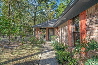 Fantastic curb appeal on this 3BD-2BA brick home in Holly Lake on Holly Lake Ranch Golf Club in Texas - for sale on GolfHomes.com, golf home, golf lot