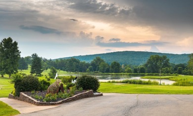 The gorgeous 64.15-acre golf course and clubhouse nestled in the on Southern Oaks Country Club in Missouri - for sale on GolfHomes.com, golf home, golf lot