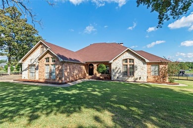 Waterfront home with approximately 150 feet of shoreline on Pinnacle Golf and Boat Club in Texas - for sale on GolfHomes.com, golf home, golf lot