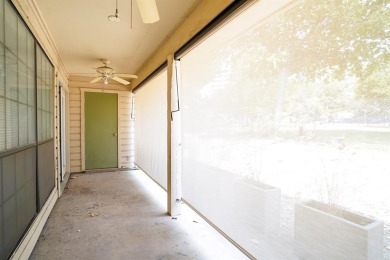 RECENTLY UPDATED 2 BRD 2 BTH CONDO ON GROUND FLOOR WITH NEARBY on Stevens Park Golf Course in Texas - for sale on GolfHomes.com, golf home, golf lot