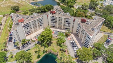 Beautifully maintained 2-bed, 2-bath condo with spacious open on Inverrary Country Club in Florida - for sale on GolfHomes.com, golf home, golf lot