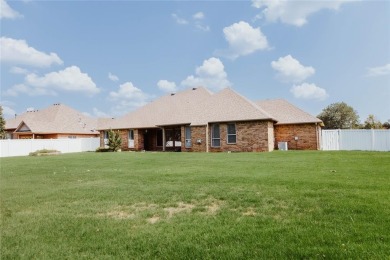 Beautiful Home in Windmill Ridge - Welcome to this stunning 2506 on Shawnee Country Club in Oklahoma - for sale on GolfHomes.com, golf home, golf lot