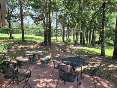 Immaculate golf course home with detached mother in law or guest on Mountain Ranch Golf Club in Arkansas - for sale on GolfHomes.com, golf home, golf lot