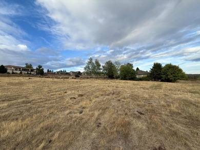 Beautiful Running Y Ranch Resort homesite with wide sweeping on Running Y Ranch Resort in Oregon - for sale on GolfHomes.com, golf home, golf lot
