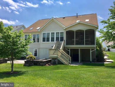 *Heritage Hunt 55+* GORGEOUS 3-lvl 'Lakemont'* Screened Porch!* on Heritage Hunt Golf and Country Club in Virginia - for sale on GolfHomes.com, golf home, golf lot