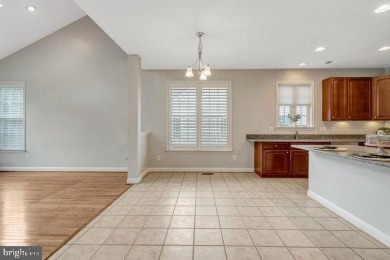 *Heritage Hunt 55+* GORGEOUS 3-lvl 'Lakemont'* Screened Porch!* on Heritage Hunt Golf and Country Club in Virginia - for sale on GolfHomes.com, golf home, golf lot