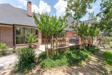 This beautiful home backs up to hole #3 on Idylwild Country Club on Idylwild Golf Club in Texas - for sale on GolfHomes.com, golf home, golf lot