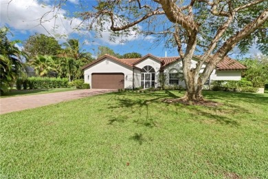 Welcome to this well maintained, turnkey-furnished home nestled on Foxfire Golf and Country Club  in Florida - for sale on GolfHomes.com, golf home, golf lot