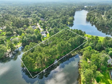 Nestled in the prestigious gated golf community of Golden Eagle on Golden Eagle Country Club in Florida - for sale on GolfHomes.com, golf home, golf lot