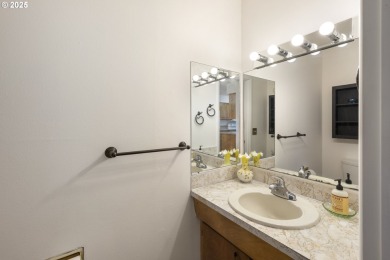 This spacious 3 bedroom + Bonus/4th bedroom condo offers room to on  in Oregon - for sale on GolfHomes.com, golf home, golf lot