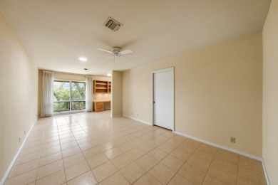 Amazing golf course and waterfront views await you in this on Riverhill Country Club in Texas - for sale on GolfHomes.com, golf home, golf lot