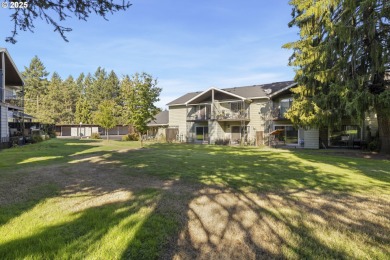 This spacious 3 bedroom + Bonus/4th bedroom condo offers room to on  in Oregon - for sale on GolfHomes.com, golf home, golf lot