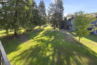 This spacious 3 bedroom + Bonus/4th bedroom condo offers room to on  in Oregon - for sale on GolfHomes.com, golf home, golf lot