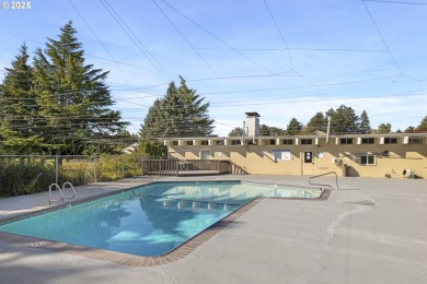 This spacious 3 bedroom + Bonus/4th bedroom condo offers room to on  in Oregon - for sale on GolfHomes.com, golf home, golf lot