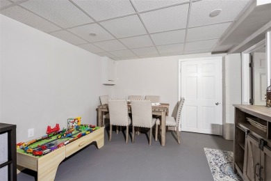 Wow! If you are looking for an absolute move in ready level on The Club At Shadow Lakes in Pennsylvania - for sale on GolfHomes.com, golf home, golf lot