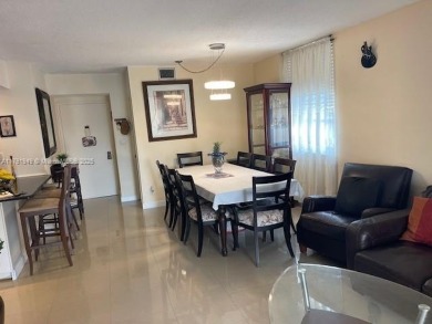 Wow, wow, best deal in the heart of Hollywood! Sellers wants to on Hillcrest Golf and Country Club in Florida - for sale on GolfHomes.com, golf home, golf lot
