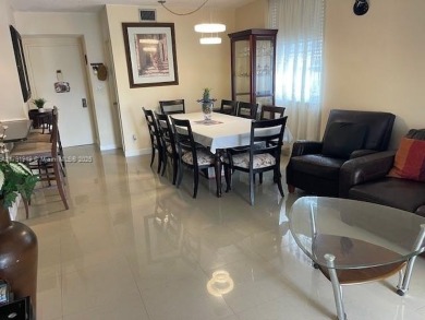 Wow, wow, best deal in the heart of Hollywood! Sellers wants to on Hillcrest Golf and Country Club in Florida - for sale on GolfHomes.com, golf home, golf lot