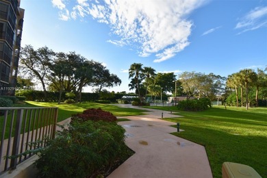 Enjoy easy and comfortable living in this bright 1-bedroom, 1 on Pembroke Lakes Golf Club in Florida - for sale on GolfHomes.com, golf home, golf lot