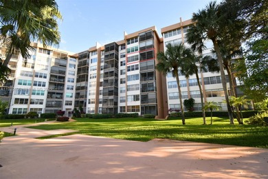 Enjoy easy and comfortable living in this bright 1-bedroom, 1 on Pembroke Lakes Golf Club in Florida - for sale on GolfHomes.com, golf home, golf lot