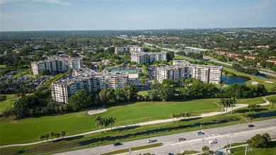 Enjoy easy and comfortable living in this bright 1-bedroom, 1 on Pembroke Lakes Golf Club in Florida - for sale on GolfHomes.com, golf home, golf lot