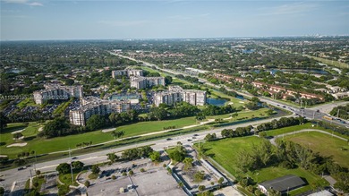 Enjoy easy and comfortable living in this bright 1-bedroom, 1 on Pembroke Lakes Golf Club in Florida - for sale on GolfHomes.com, golf home, golf lot