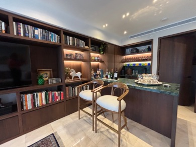 Apartment in Lantana of 415 m2 (4,467.02 SQFT)
Your Luxury Home on  in  - for sale on GolfHomes.com, golf home, golf lot