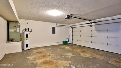 2 Premier suites, 2.5 baths - 2 story Glens Condominium in on Spruce Creek Golf Club in Florida - for sale on GolfHomes.com, golf home, golf lot