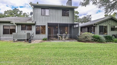 2 Premier suites, 2.5 baths - 2 story Glens Condominium in on Spruce Creek Golf Club in Florida - for sale on GolfHomes.com, golf home, golf lot