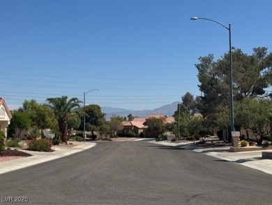 ON LUSH GREENBELT AND PRIVATE CULDESAC!  Beautiful spacious yard on Highland Falls Golf Club in Nevada - for sale on GolfHomes.com, golf home, golf lot