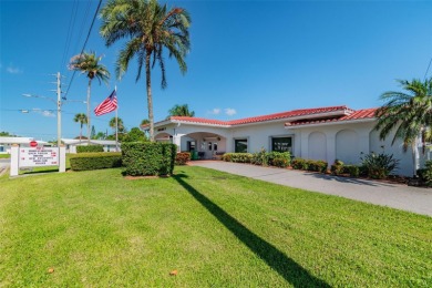 !! NEW PRICE !! Welcome home! This beautifully updated and on Mainlands Golf Club in Florida - for sale on GolfHomes.com, golf home, golf lot