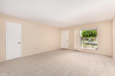 Discover Sun City Living in this charming 2-bed, 2-bath Gemini on Sun City Lakes West and East in Arizona - for sale on GolfHomes.com, golf home, golf lot