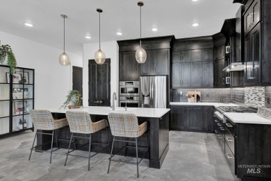 This custom built townhome has all the upgrades you could want! on SpurWing Country Club in Idaho - for sale on GolfHomes.com, golf home, golf lot