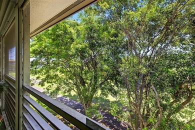 BEAUTIFUL 1 BEDRM-1+1/2 BATHRMS WITH INSIDE WASHER & DRYER on Wynmoor Golf Course in Florida - for sale on GolfHomes.com, golf home, golf lot