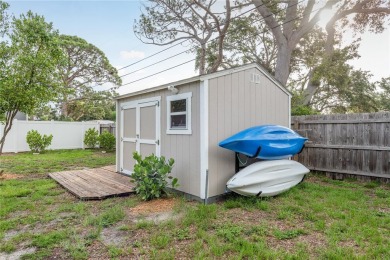 Meticulously maintained 2 bed, 2 bath Dunedin home featuring a on The Dunedin Country Club in Florida - for sale on GolfHomes.com, golf home, golf lot